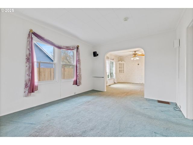 130 Ne BALDWIN St, Portland, OR 97211