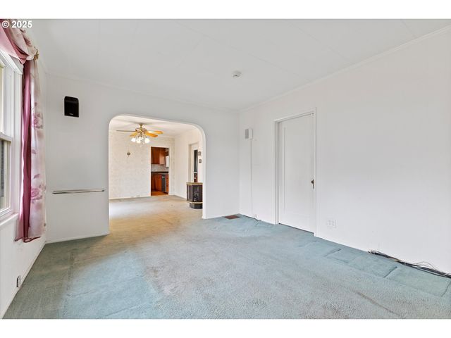 130 Ne BALDWIN St, Portland, OR 97211