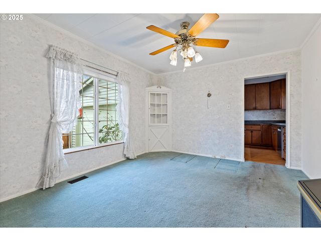 130 Ne BALDWIN St, Portland, OR 97211