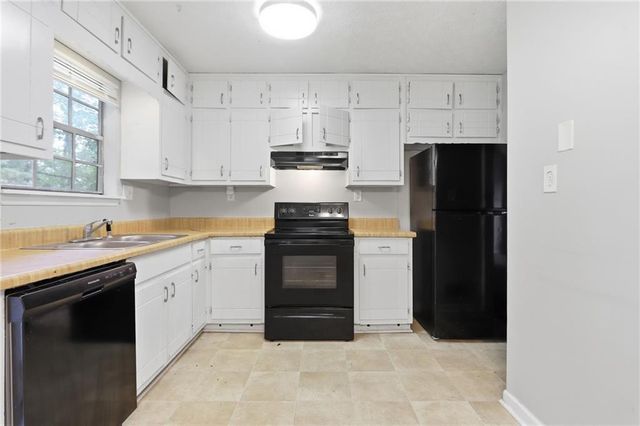 5516 Liberty Road, Union City, GA 30291