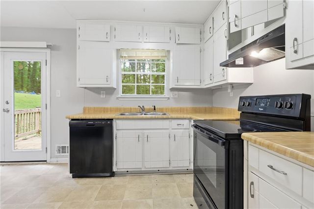 5516 Liberty Road, Union City, GA 30291