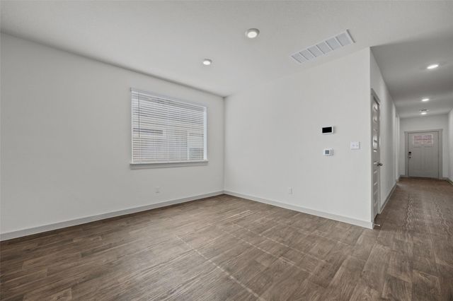 231 Lavaca River LN, Hutto, TX 78634