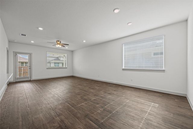 231 Lavaca River LN, Hutto, TX 78634