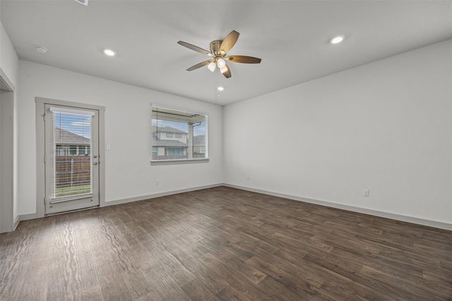 231 Lavaca River LN, Hutto, TX 78634