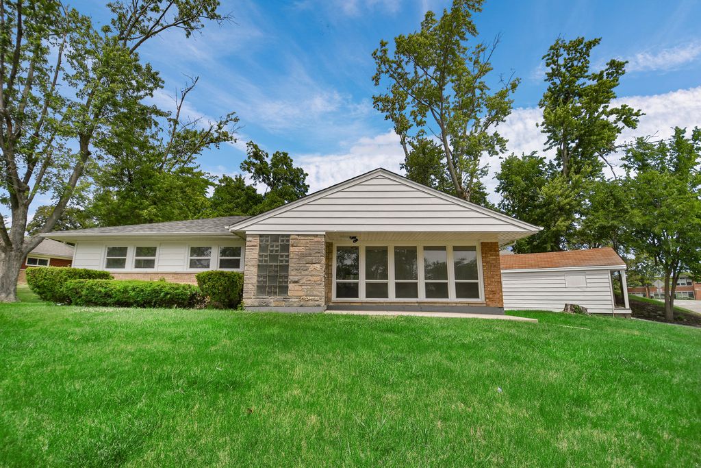 102 Nashua Street, Park Forest, IL 60466