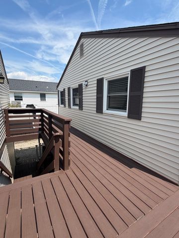 590 N End Blvd 4, Salisbury, MA 01952
