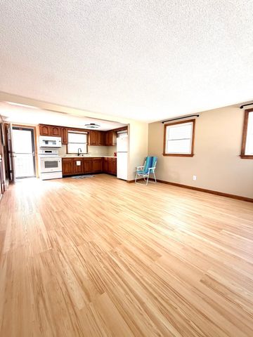 590 N End Blvd 4, Salisbury, MA 01952