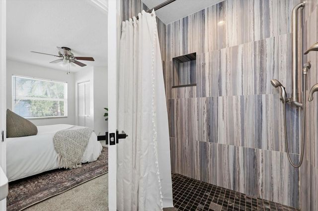 2461 61ST LANE N, St Petersburg, FL 33710