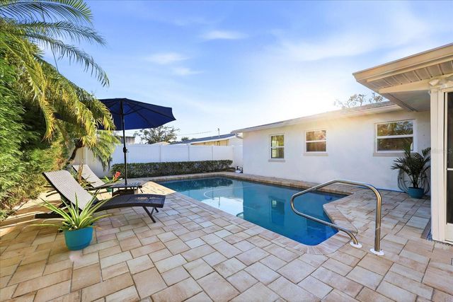 2461 61ST LANE N, St Petersburg, FL 33710