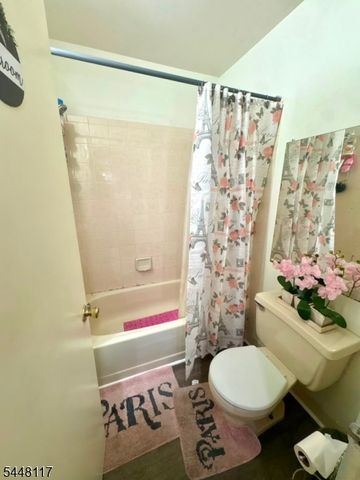 402 Holly Dr 402, Perth Amboy City, NJ 08861