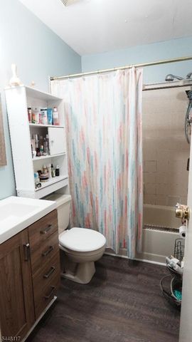 402 Holly Dr 402, Perth Amboy City, NJ 08861