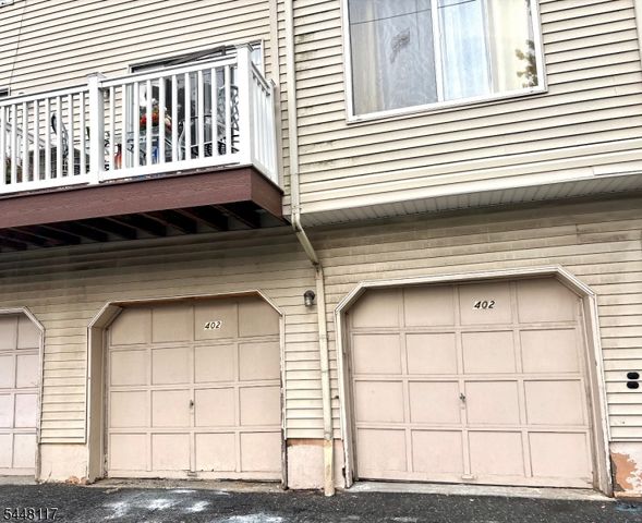 402 Holly Dr 402, Perth Amboy City, NJ 08861