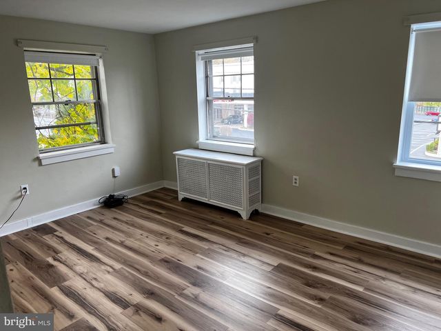 804 E CHOCOLATE AVE, Hershey, PA 17033