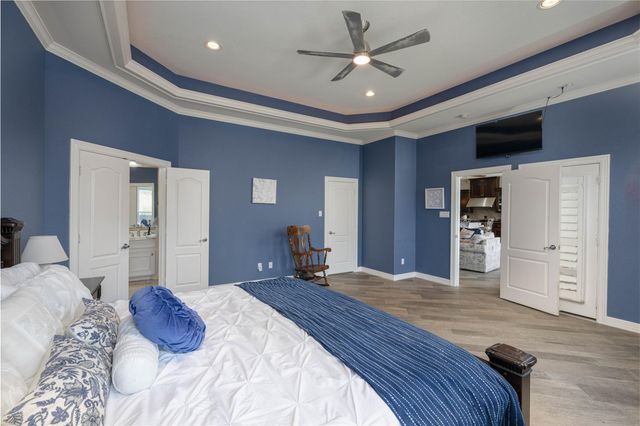 98 Victoria Drive W, Montgomery, TX 77356