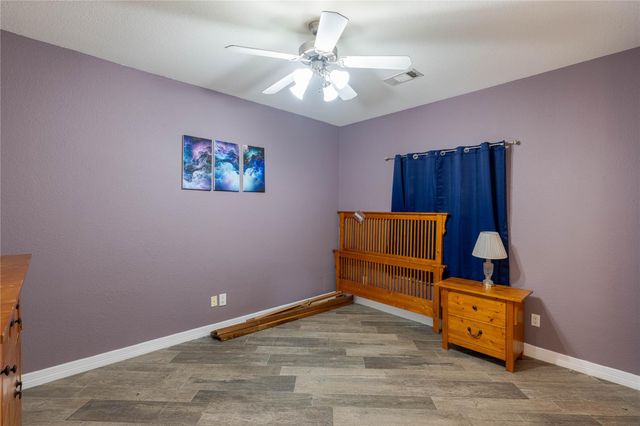 98 Victoria Drive W, Montgomery, TX 77356