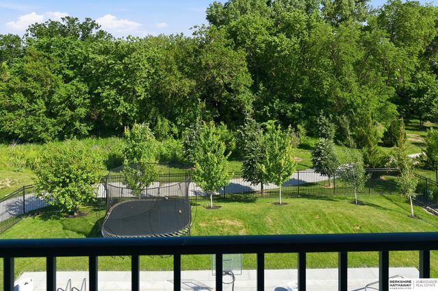 21407 B Street, Omaha, NE 68022