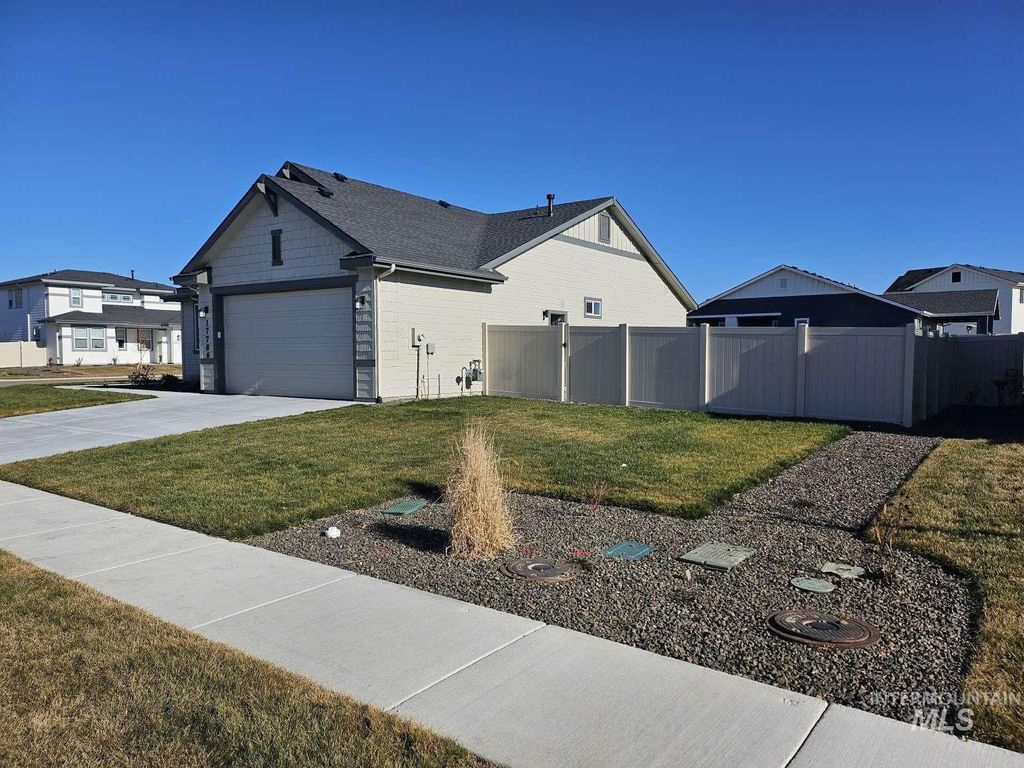 17786 N Peltzer Ave, Nampa, ID 83687 photo 3