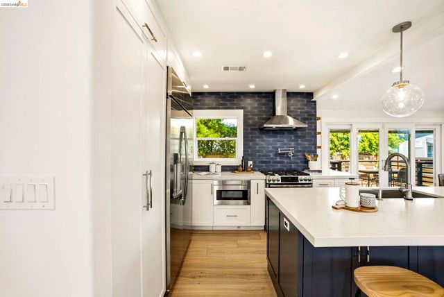 1578 E 38th Street, Oakland, CA 94602