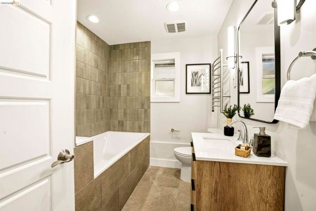 1578 E 38th Street, Oakland, CA 94602