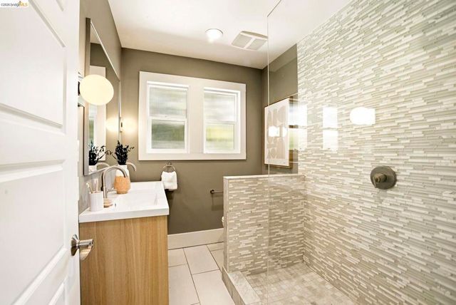 1578 E 38th Street, Oakland, CA 94602