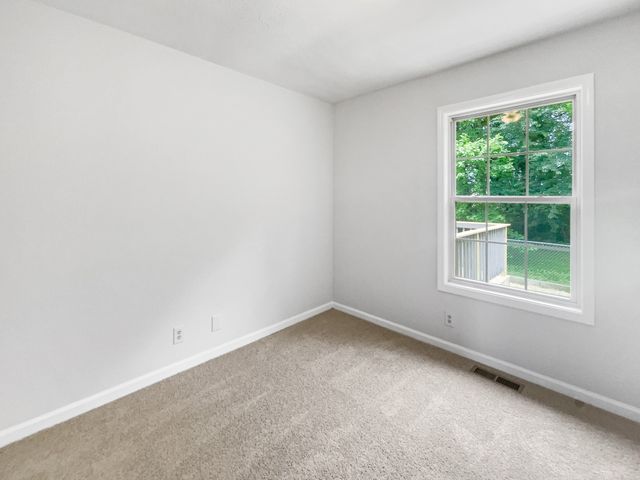 1274 Silver Star Dr, Clarksville, TN 37042