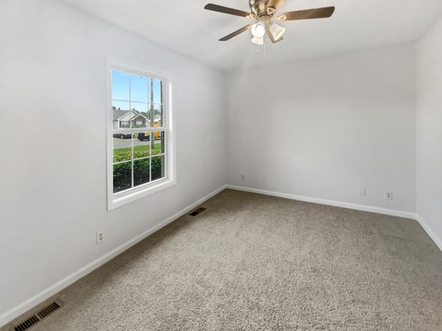 1274 Silver Star Dr, Clarksville, TN 37042