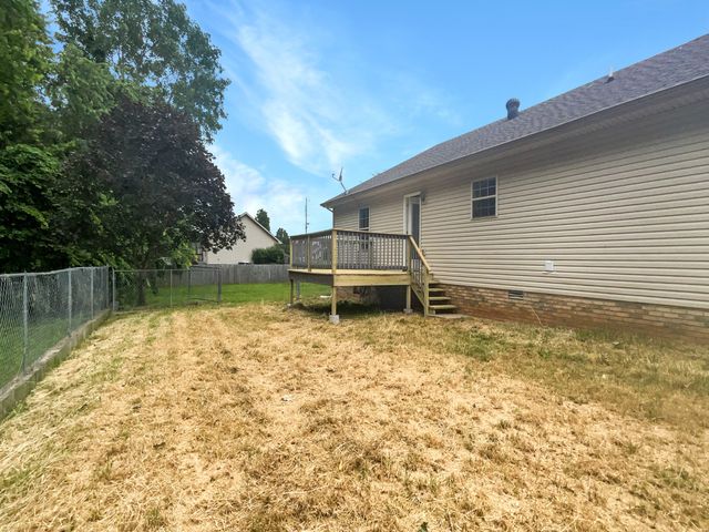 1274 Silver Star Dr, Clarksville, TN 37042