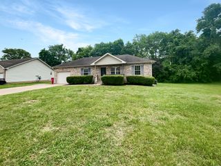 1274 Silver Star Dr, Clarksville, TN 37042
