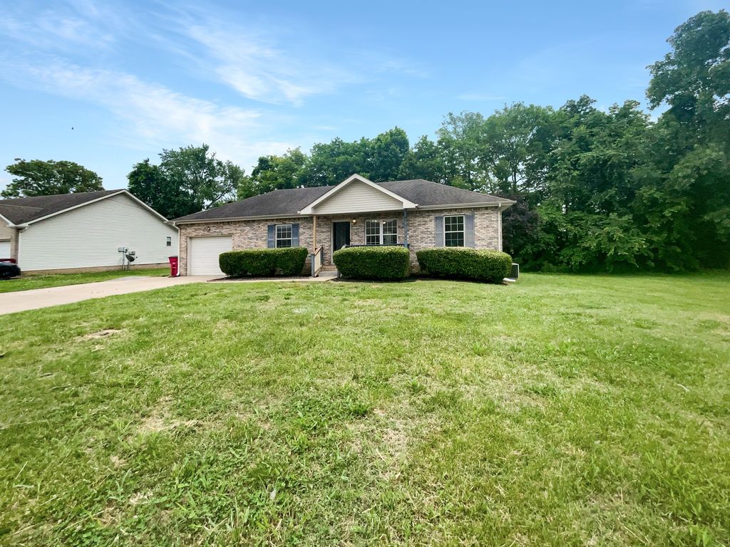1274 Silver Star Dr, Clarksville, TN 37042
