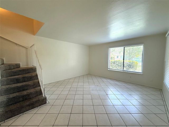 900 W Village LN, Austin, TX 78758
