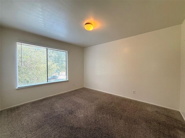 900 W Village LN, Austin, TX 78758