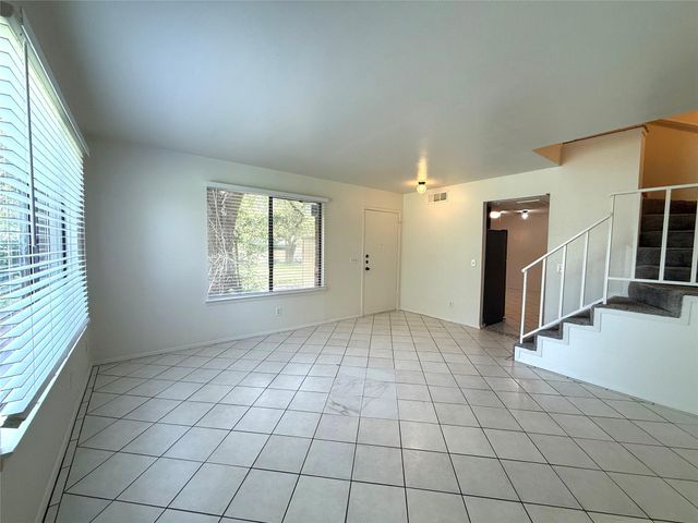 900 W Village LN, Austin, TX 78758