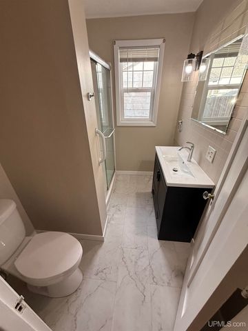 408 S 14th Street, Escanaba, MI 49829