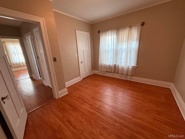 408 S 14th Street, Escanaba, MI 49829