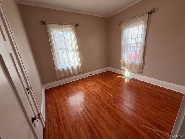 408 S 14th Street, Escanaba, MI 49829