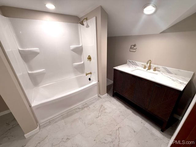 408 S 14th Street, Escanaba, MI 49829