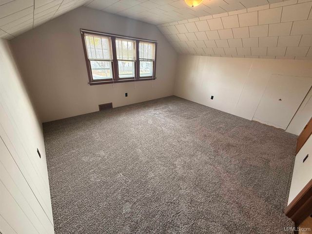 408 S 14th Street, Escanaba, MI 49829