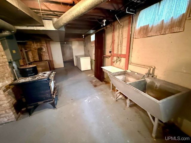 408 S 14th Street, Escanaba, MI 49829