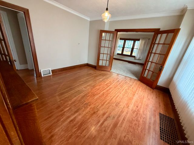 408 S 14th Street, Escanaba, MI 49829