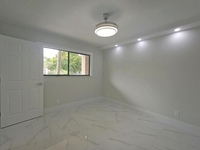 7280 Amberly Lane 207, Delray Beach, FL 33446