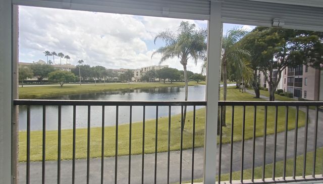 7280 Amberly Lane 207, Delray Beach, FL 33446