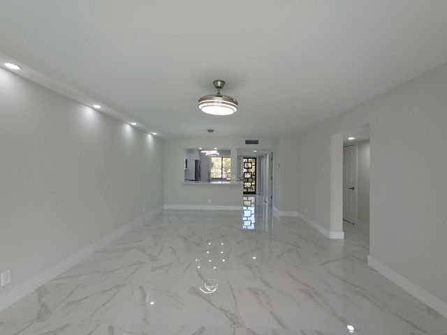 7280 Amberly Lane 207, Delray Beach, FL 33446
