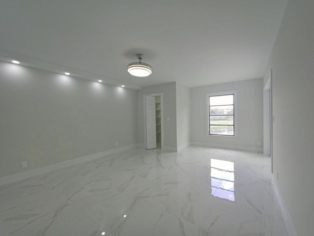 7280 Amberly Lane 207, Delray Beach, FL 33446