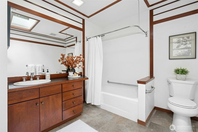 7102 NE 132nd Street, Kirkland, WA 98034