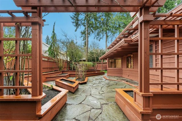 7102 NE 132nd Street, Kirkland, WA 98034