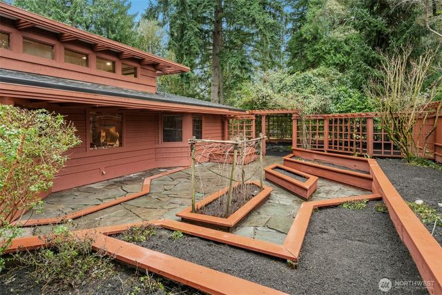 7102 NE 132nd Street, Kirkland, WA 98034