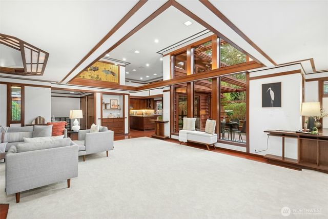 7102 NE 132nd Street, Kirkland, WA 98034