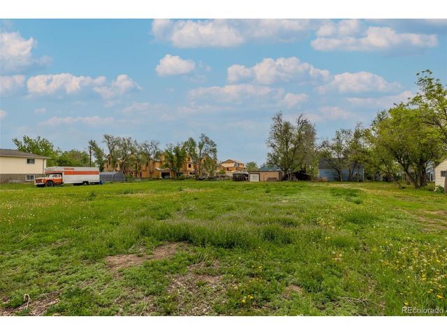 5140 Dover St, Arvada, CO 80002