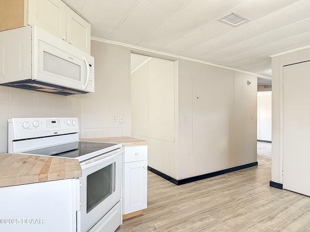 1585 Tuscaloosa Avenue, Holly Hill, FL 32117