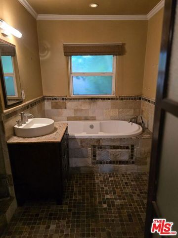 3016 W 83rd Street, Inglewood, CA 90305